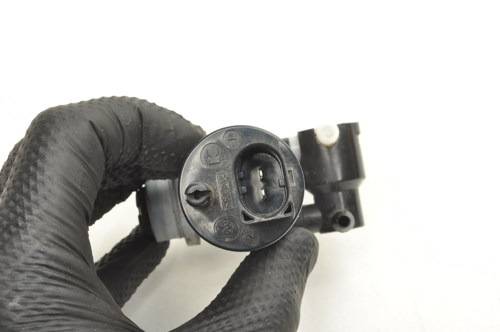 VOLVO XC40 ENGINE WASHER PUMP 32237970