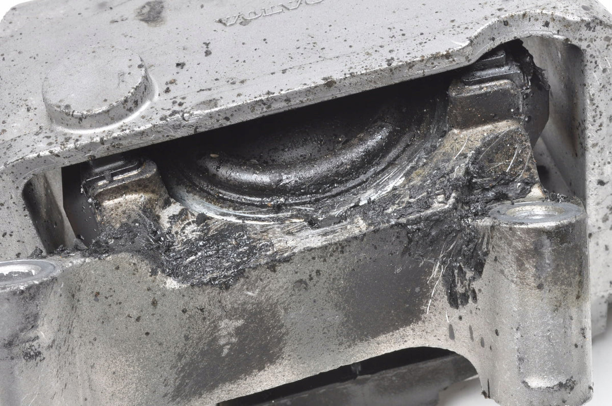 VOLVO XC40 EX40 XC60 II B4 PAW ENGINE CUSHION 2026 32139919