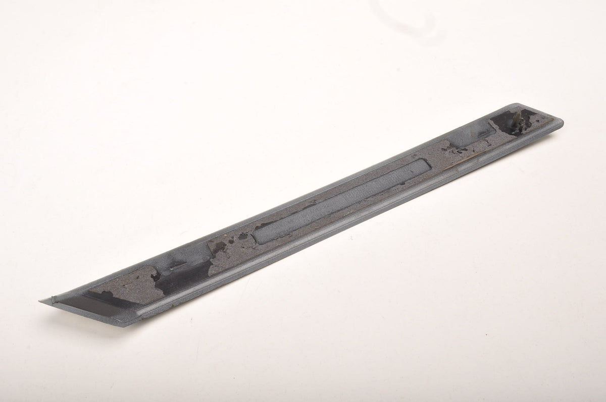 VOLVO XC40 FENDER BAR RIGHT REAR 31448960