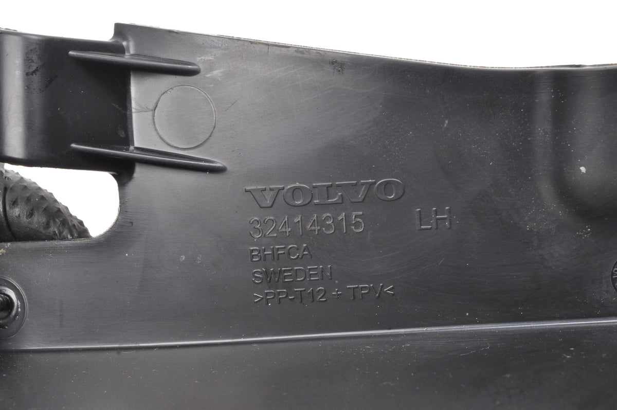 VOLVO XC40 FENDER GUARD PLASTIC LEFT 32414315 2025R