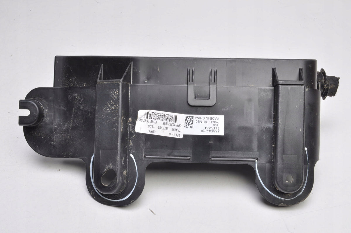 VOLVO XC40 FUSE BOX 31473883 31473884