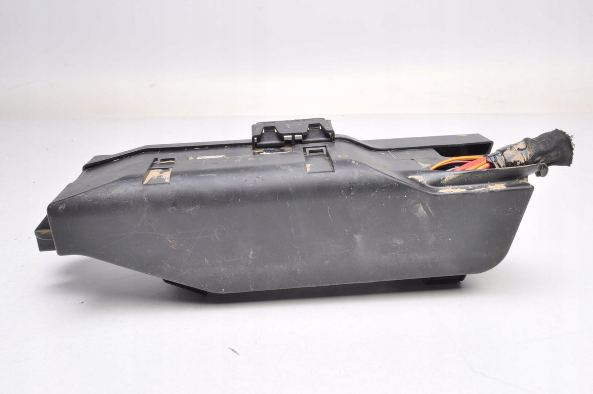 VOLVO XC40 FUSE BOX 31473883 31473884