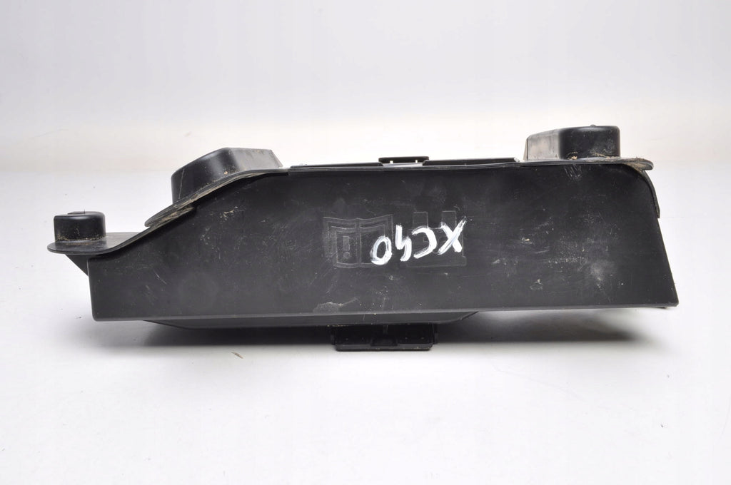 VOLVO XC40 FUSE BOX 31473883 31473884