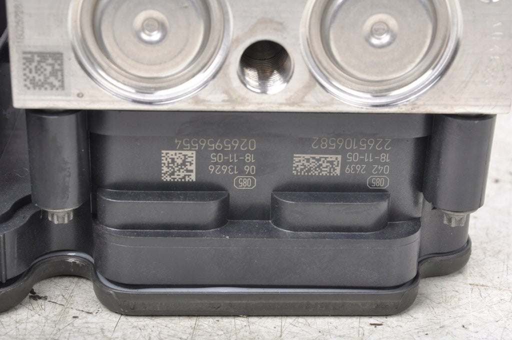 VOLVO XC40 II 2.0 T5 247KM PUMP ABS 31445741