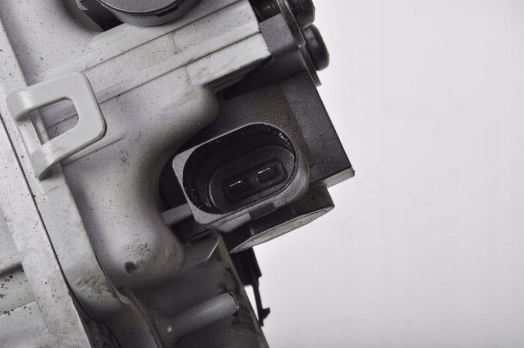 VOLVO XC40 II 2.0 T5 VACUUM RESERVOIR 31480478