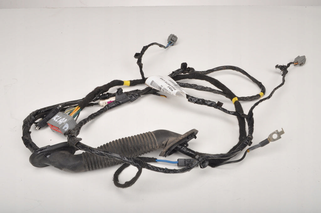 VOLVO XC40 II BUNDLE FLAP INSTALLATION 32130297