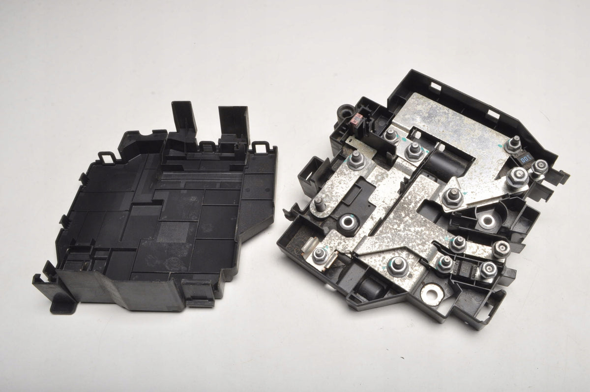 VOLVO XC40 II FUSE BOX 32265898