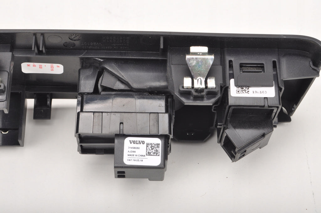 VOLVO XC40 II PANEL WINDOW BUTTON RIGHT FRONT 32274180