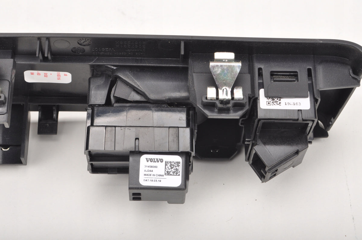 VOLVO XC40 II PANEL WINDOW BUTTON RIGHT FRONT 32274180
