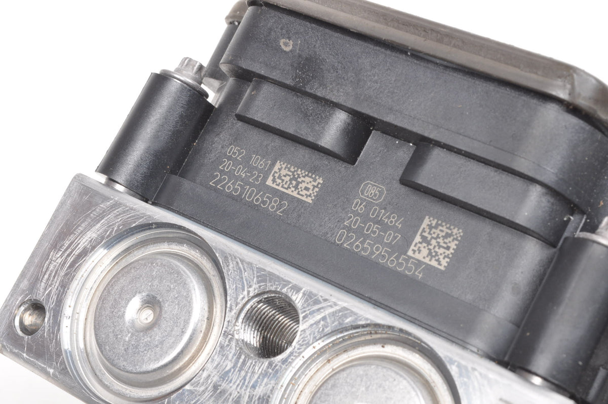 VOLVO XC40 II PUMP ABS 31445741