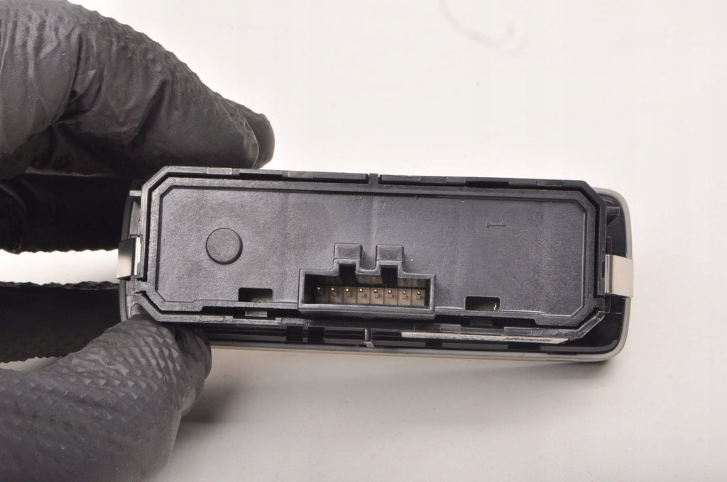 VOLVO XC40 II S90 II XC60 II FLAP OPENING BUTTON 31481439