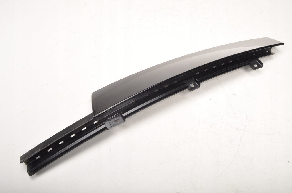VOLVO XC40 II STRIP RIGHT FRONT VERTICAL 31448392