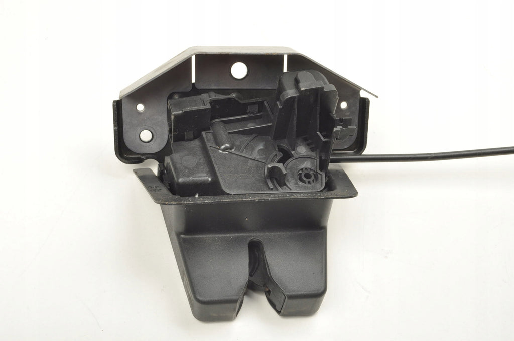 VOLVO XC40 II V90 II XC90 II V60 II TAILGATE LOCK 31349975