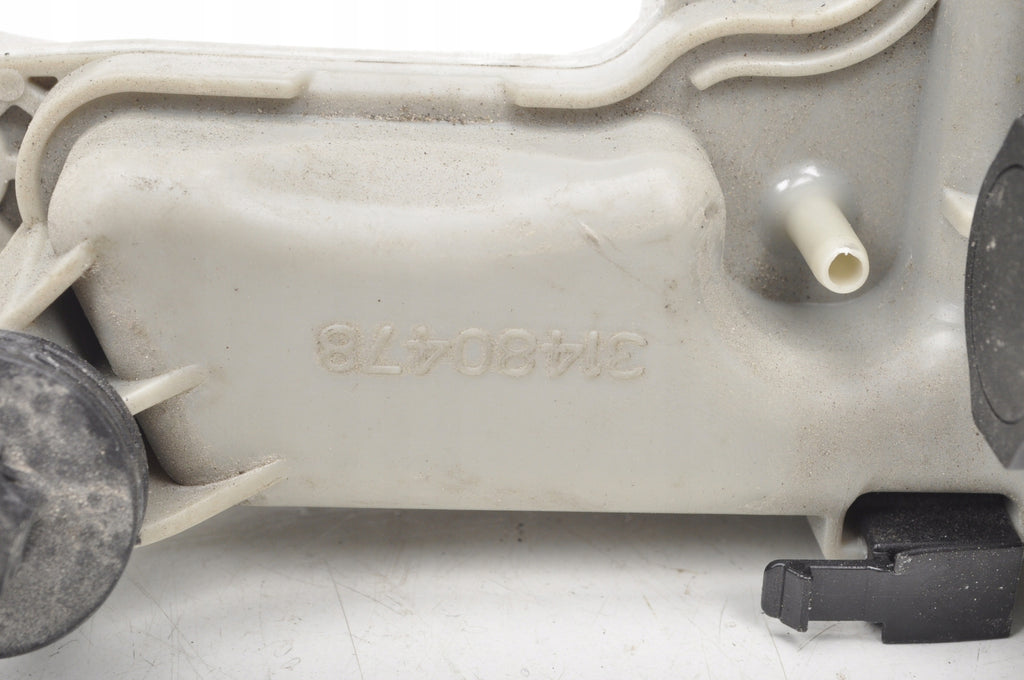 VOLVO XC40 II VACUUM RESERVOIR 31480478