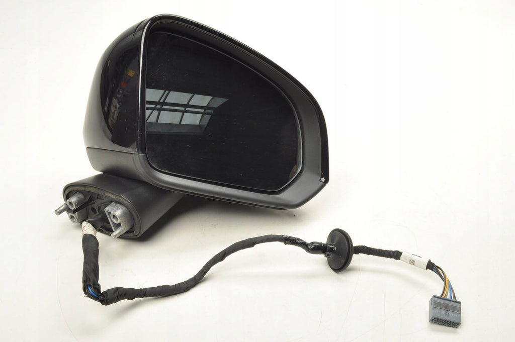 VOLVO XC40 MIRROR RIGHT ELECTRIC 9 PIN 717