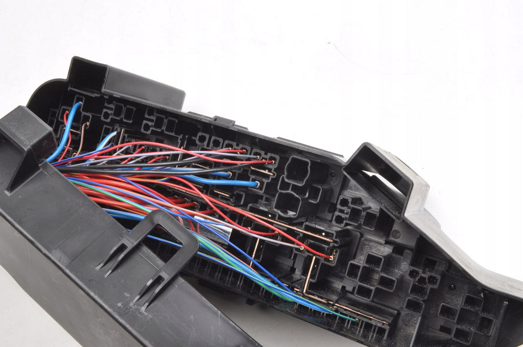 VOLVO XC40 MODULE RELAY FUSE BOX 31473884