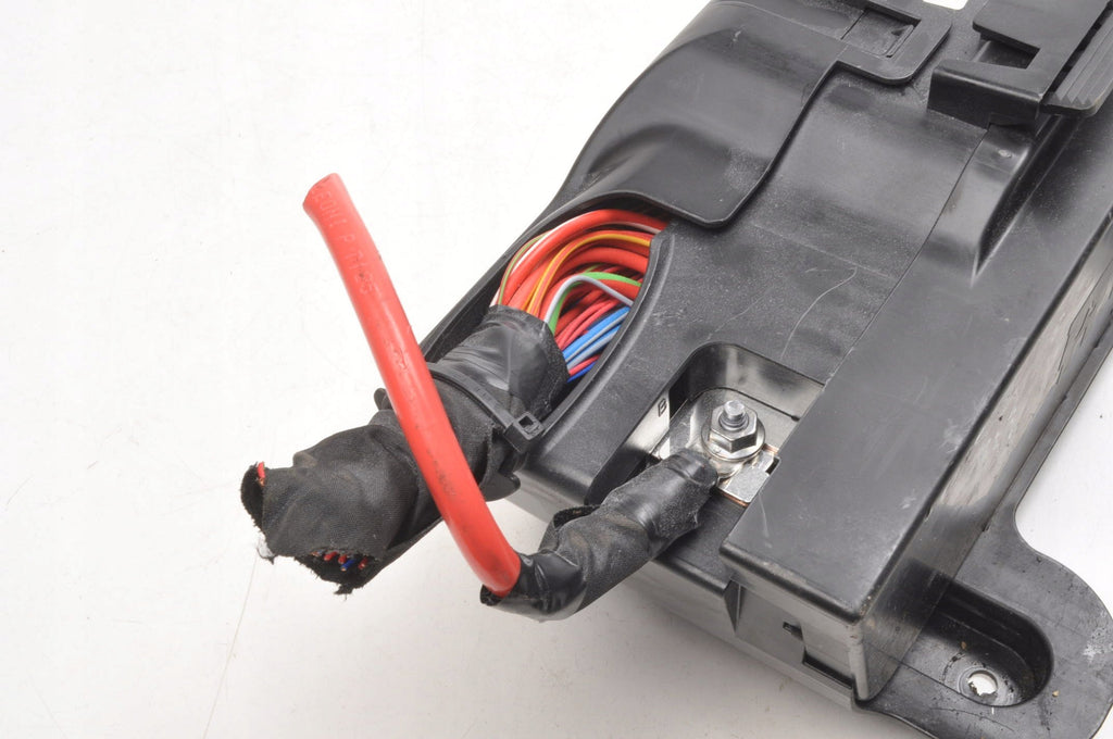 VOLVO XC40 MODULE RELAY FUSE BOX 31473884