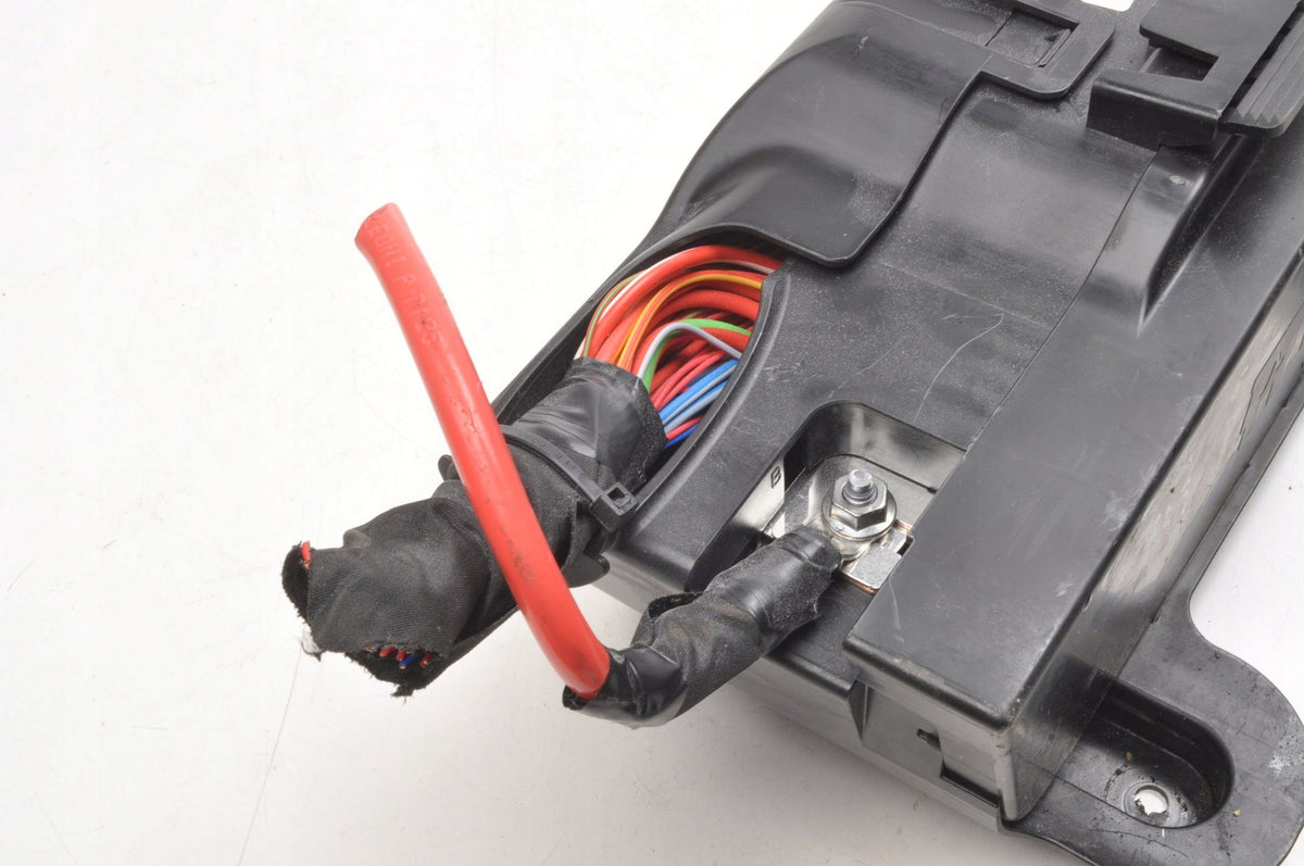 VOLVO XC40 MODULE RELAY FUSE BOX 31473884