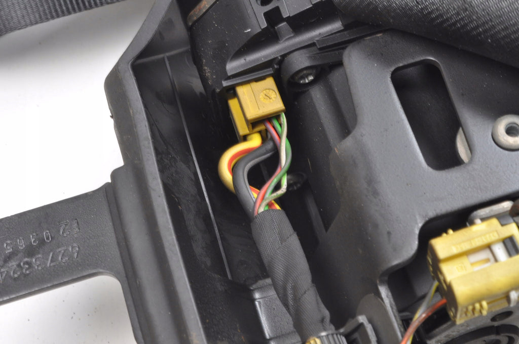 VOLVO XC40 SEAT BELT RIGHT FRONT 32401540