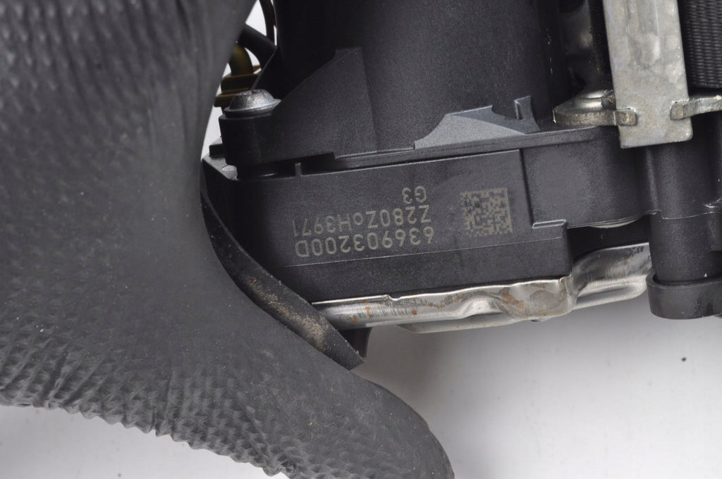 VOLVO XC40 SEAT BELT RIGHT FRONT 32401540