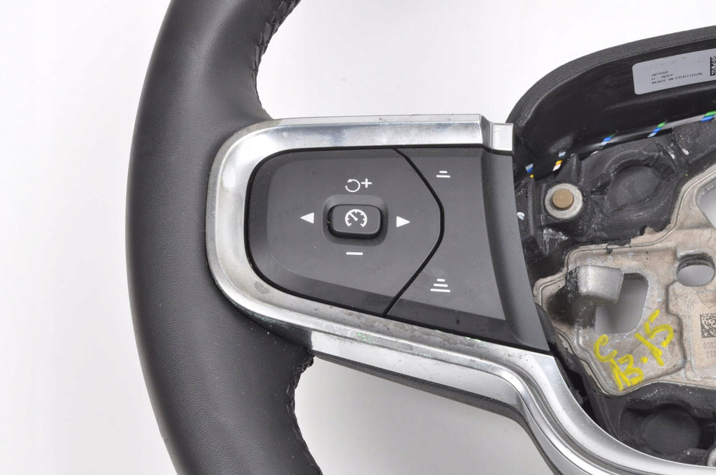 VOLVO XC40 STEERING WHEEL LEATHER MULTIFUNCTION 32366938