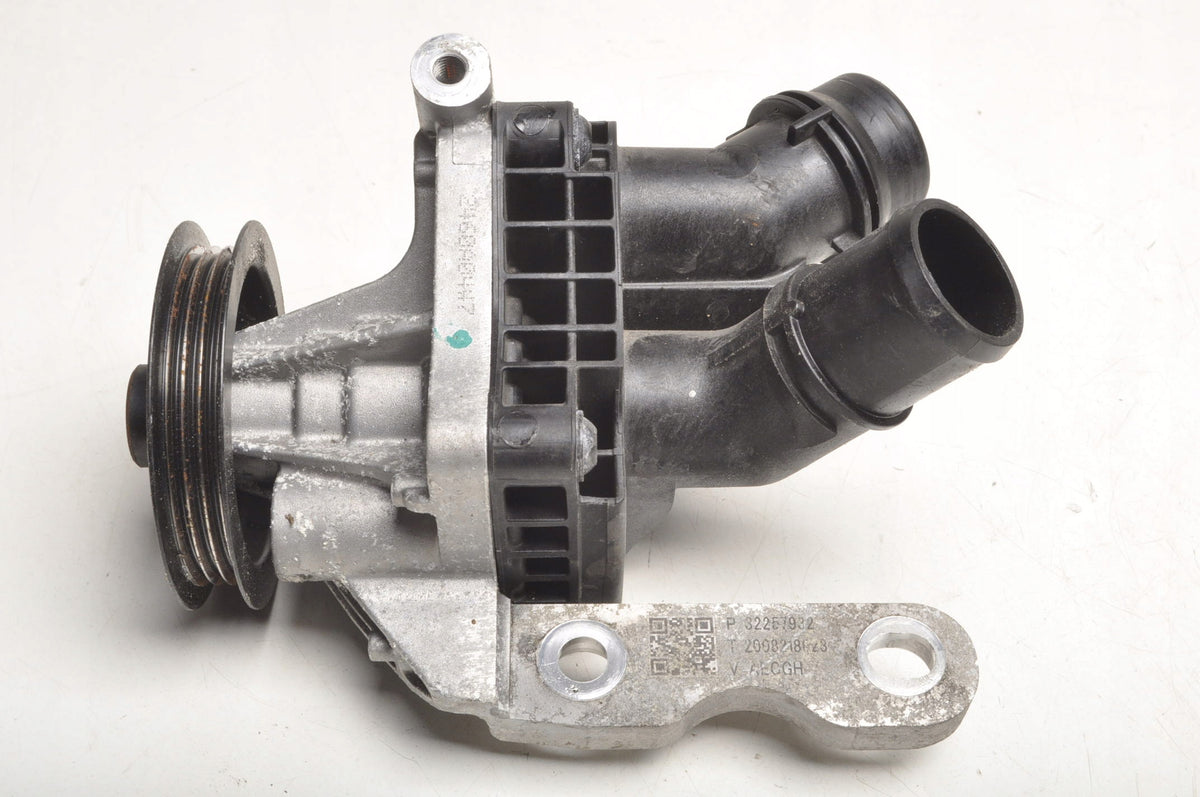 VOLVO XC40 T5 Plug-in Hybrid 1.5 2018- WATER PUMP 32257932 2021R