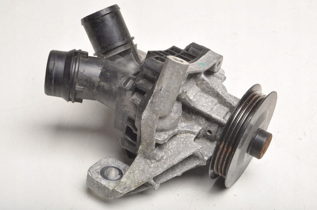 VOLVO XC40 T5 Plug-in Hybrid 1.5 2018- WATER PUMP 32257932 2021R