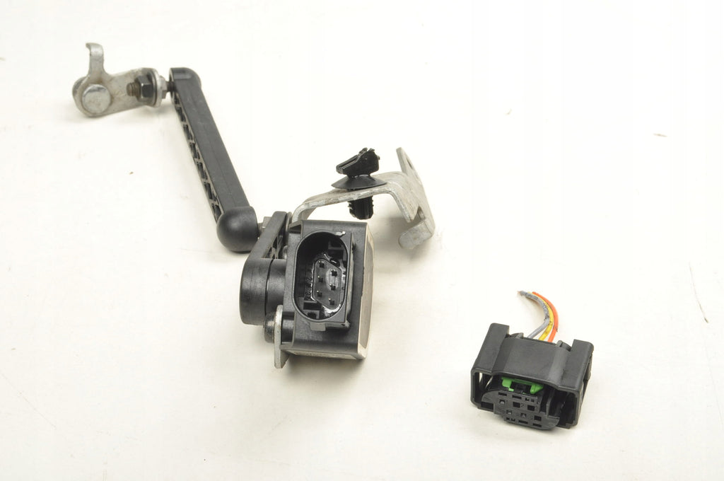 VOLVO XC40 XENON LEVELING SENSOR LEFT FRONT 32221957 32221477