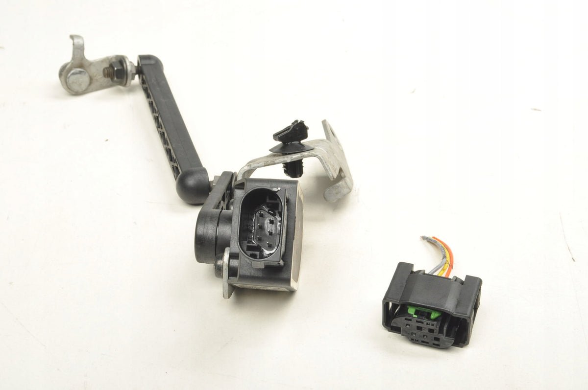 VOLVO XC40 XENON LEVELING SENSOR LEFT FRONT 32221957 32221477