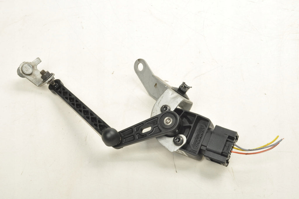 VOLVO XC40 XENON LEVELING SENSOR LEFT FRONT 32221957 32221477