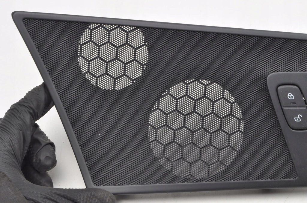 VOLVO XC6 DOOR SPEAKER GRILLE COVER 31446063 RIGHT FRONT