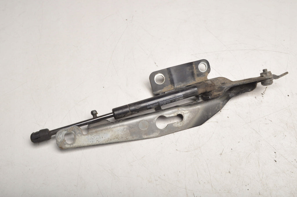VOLVO XC60 AND MASK HINGE 31385814 31385815 SET