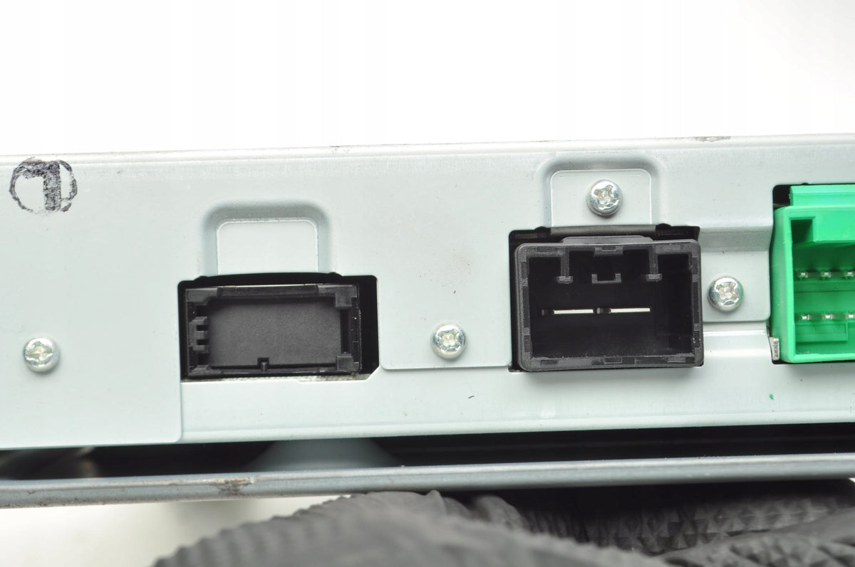 VOLVO XC60 AND RADIO AMPLIFIER 31489108