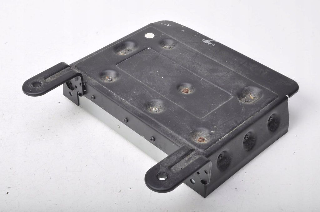VOLVO XC60 AND RADIO AMPLIFIER P30659584