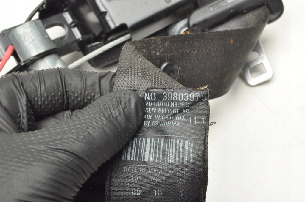 VOLVO XC60 AND SEAT BELT LEFT FRONT 39803975