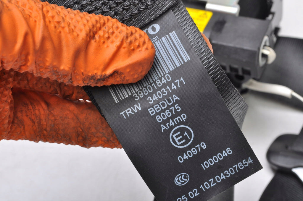 VOLVO XC60 AND SEAT BELT LEFT REAR 2 ROW 39801840
