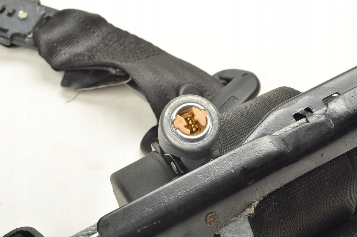 VOLVO XC60 AND SEAT BELT RIGHT FRONT
