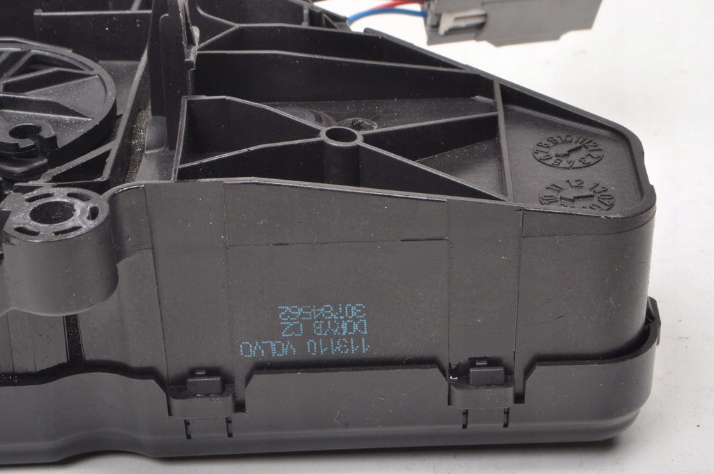 VOLVO XC60 AND TAILGATE PULL 30784562