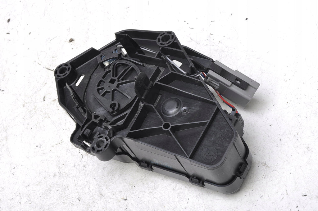 VOLVO XC60 AND TAILGATE PULL 30784562