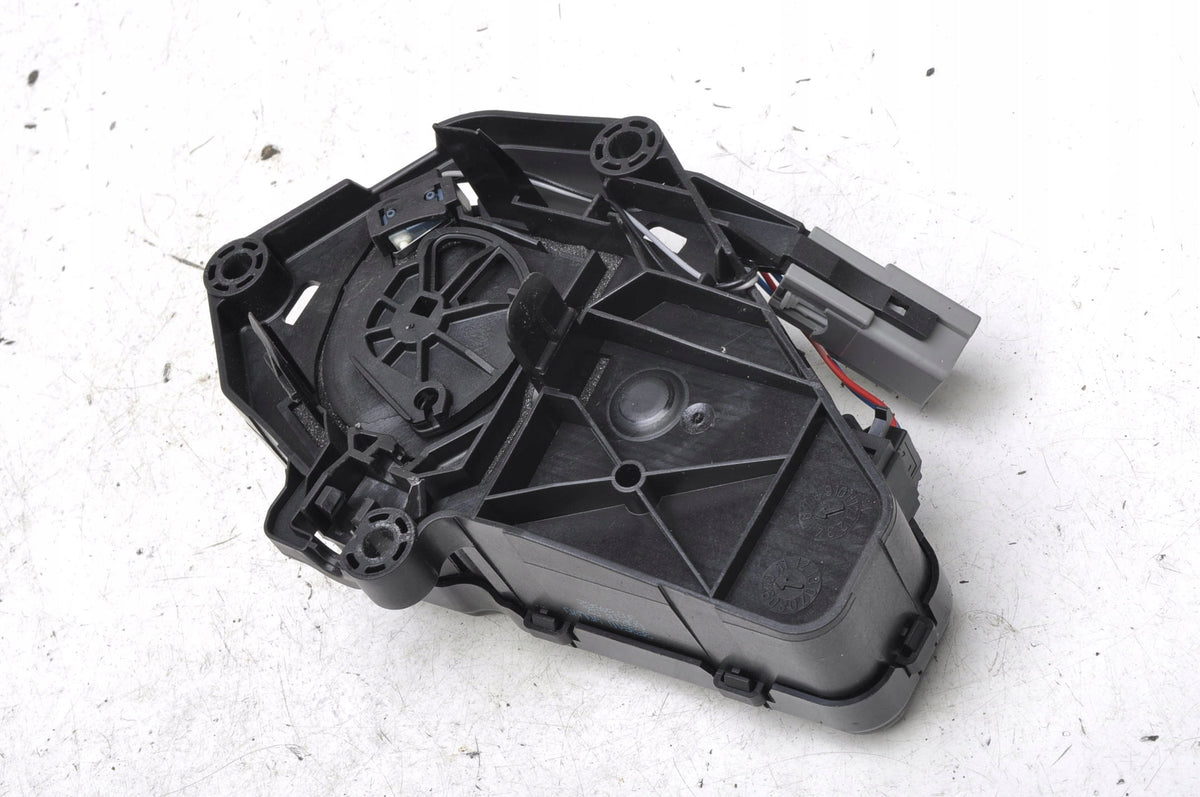 VOLVO XC60 AND TAILGATE PULL 30784562