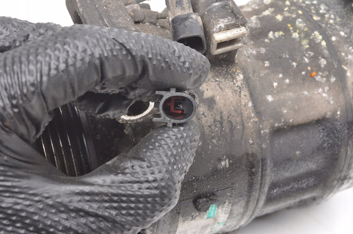 VOLVO XC60 AND V70 S80 XC70 II 2.4D 175KM AIR CONDITIONING COMPRESSOR 30630921