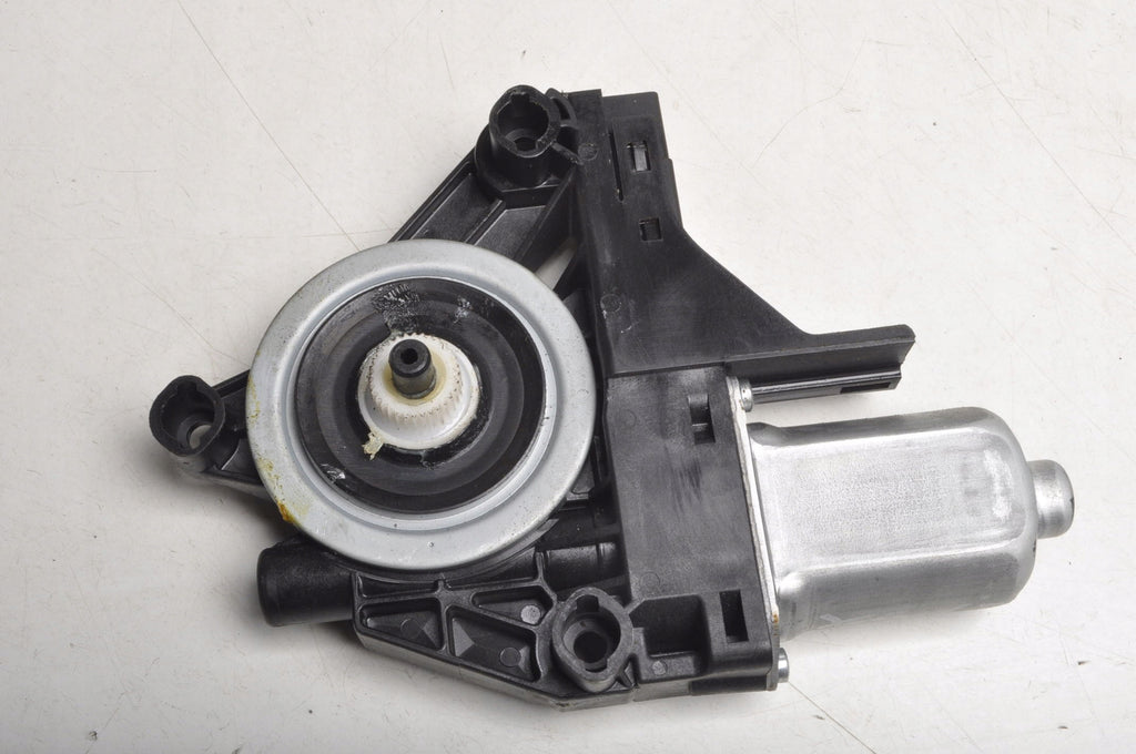 VOLVO XC60 AND WINDSCREEN MOTOR RIGHT REAR 966265-102