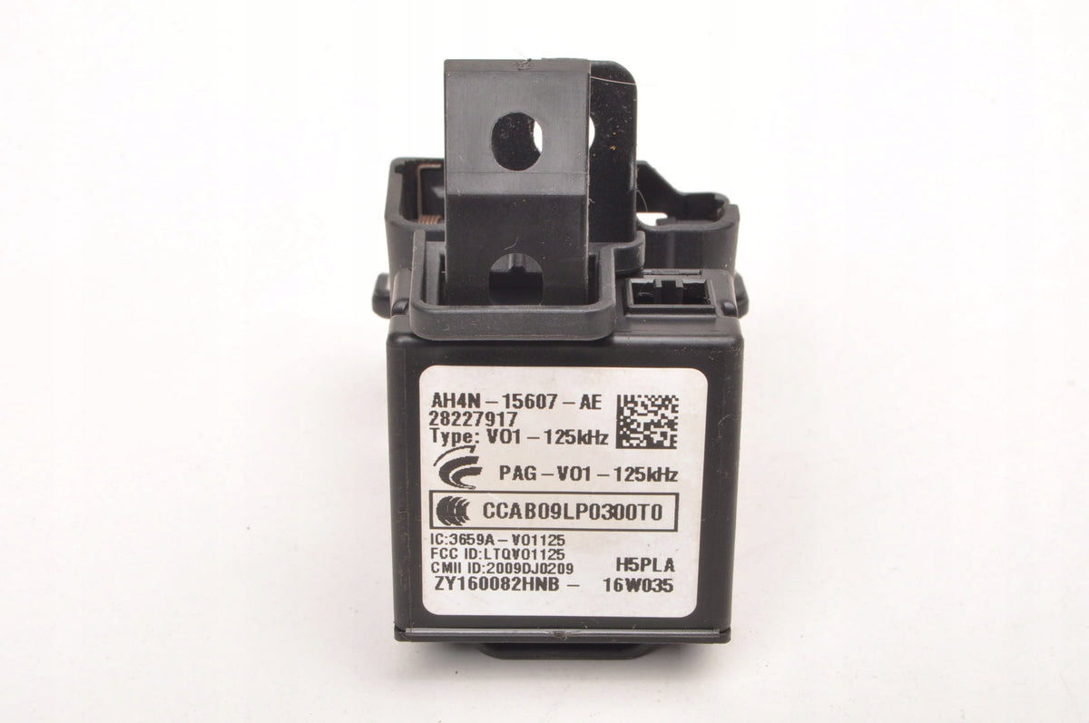 VOLVO XC60 I S60 V60 V70 III S80 II V40 II IGNITION KEY 30659639