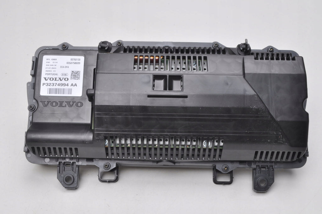 VOLVO XC60 II 2.0 16V B5 Mild-Hybrid COUNTER CLOCKS 2023 R 32374994AA