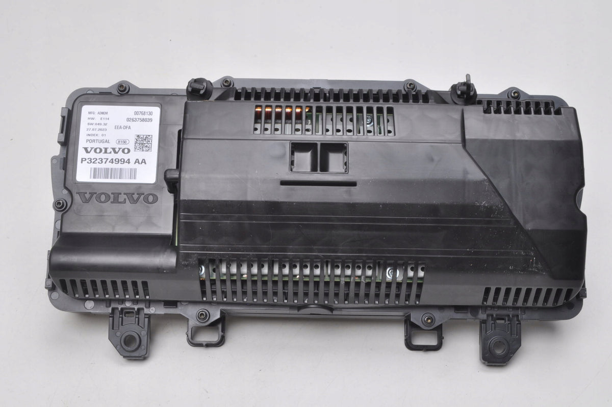 VOLVO XC60 II 2.0 16V B5 Mild-Hybrid COUNTER CLOCKS 2023 R 32374994AA