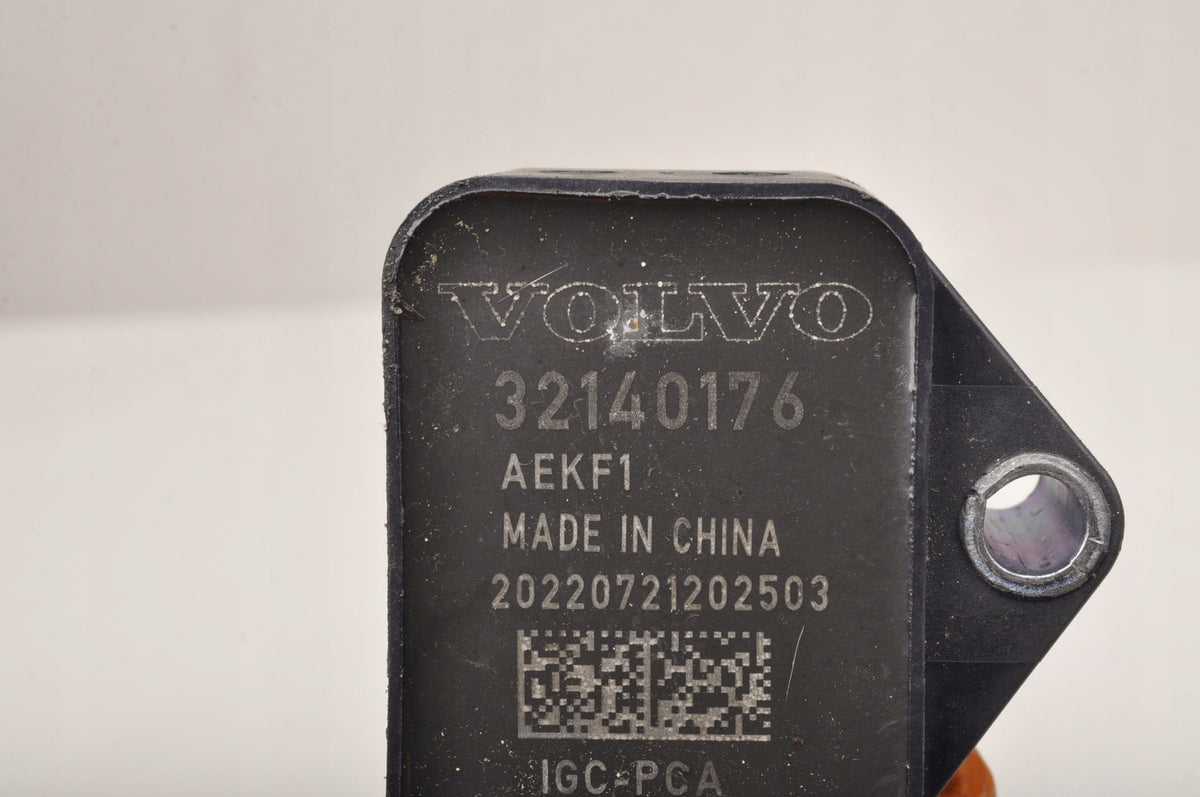 VOLVO XC60 II 2.0 16V B5 Mild-Hybrid IGNITION COIL 32140176 2022