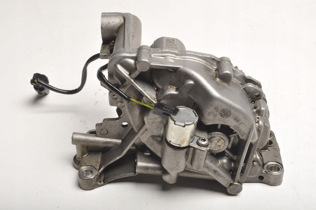 VOLVO XC60 II 2.0 16V B5 Mild-Hybrid OIL PUMP 32137248 2019/04 -