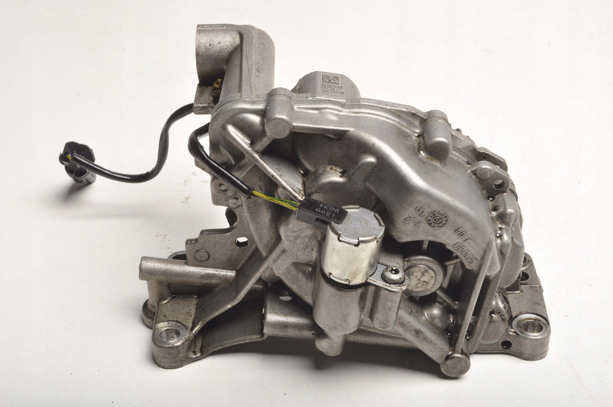 VOLVO XC60 II 2.0 16V B5 Mild-Hybrid OIL PUMP 32137248 2019/04 -