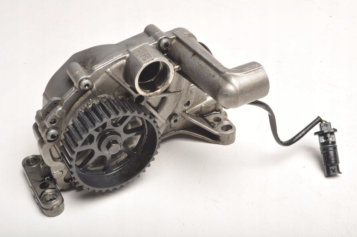 VOLVO XC60 II 2.0 16V B5 Mild-Hybrid OIL PUMP 32137248 2019/04 -