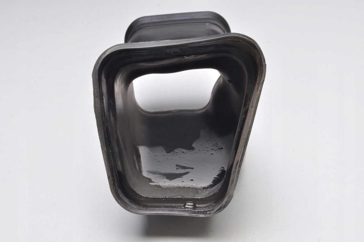 VOLVO XC60 II 2.0 D4 190KM AIR INTAKE PIPE 31439509